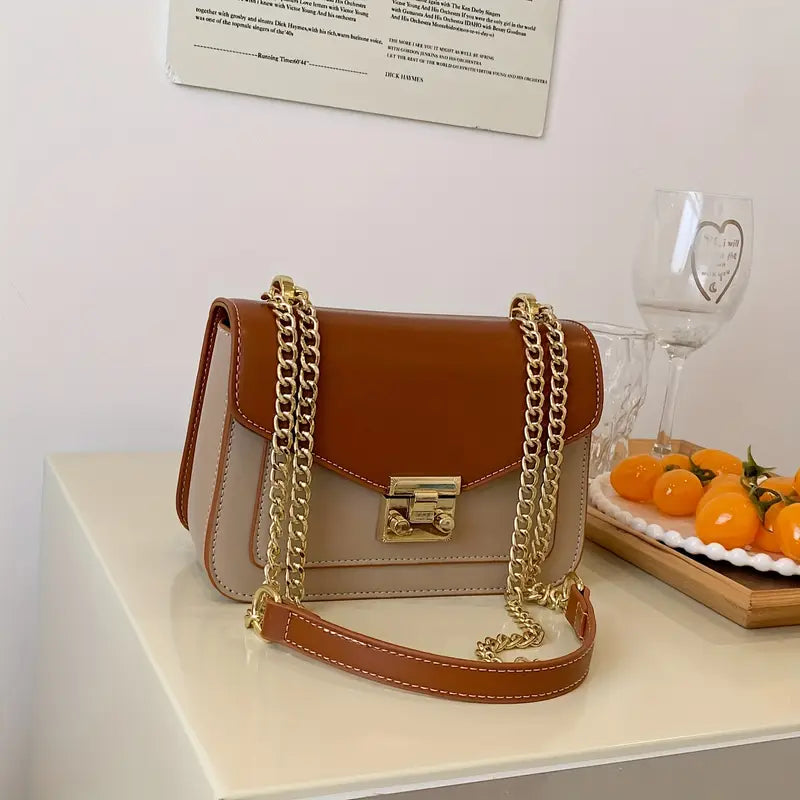 Mini Bolso con Cadena Dorada