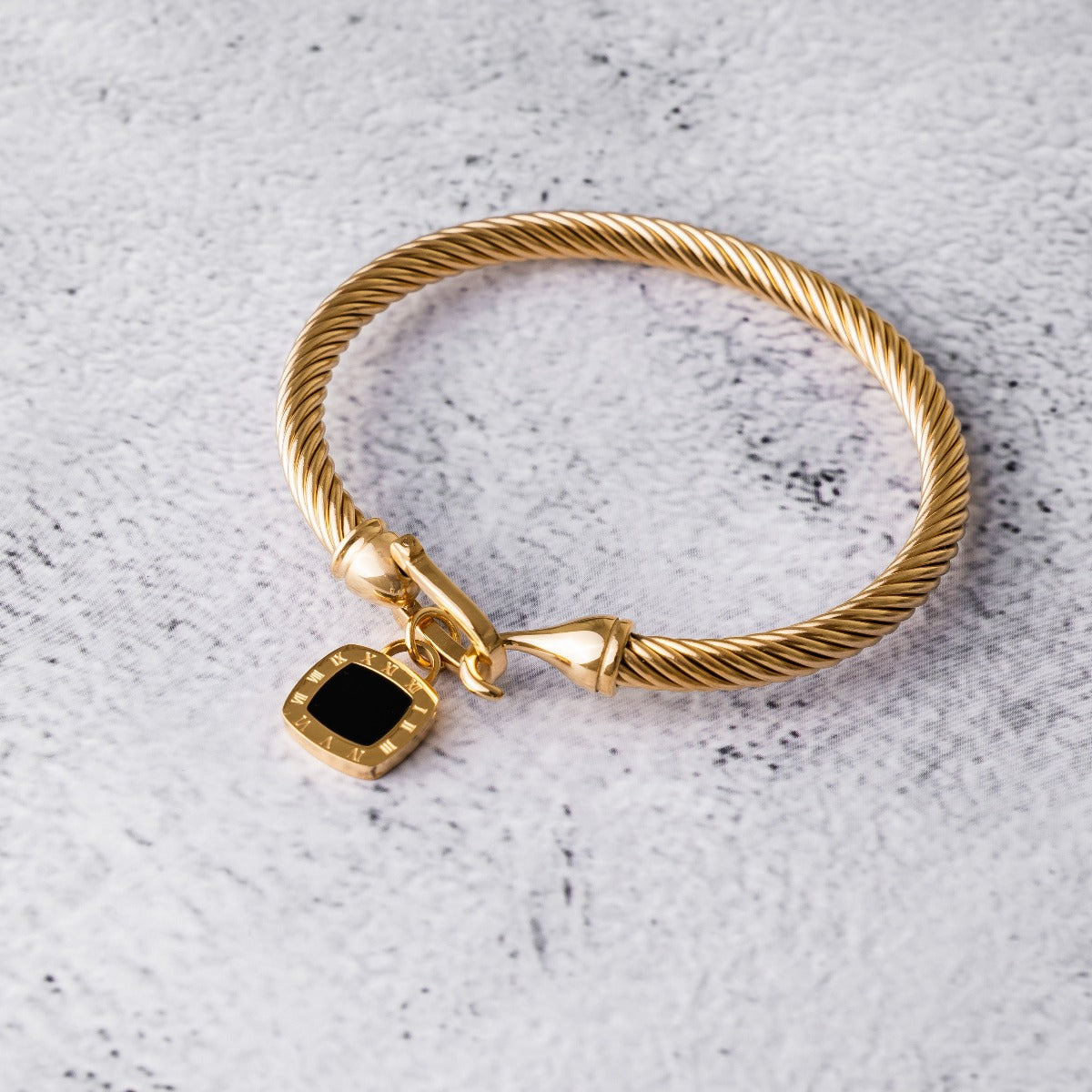 Pulsera con Colgante de Ónix Cuadrado