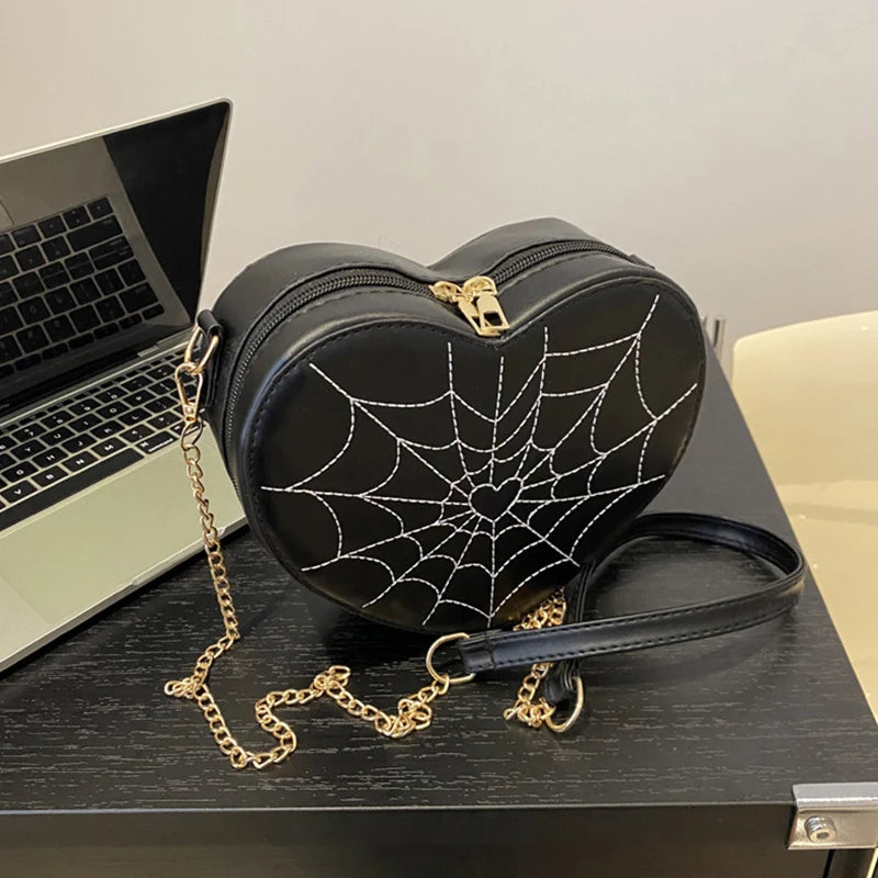 Bolsa Corazón con Cadena