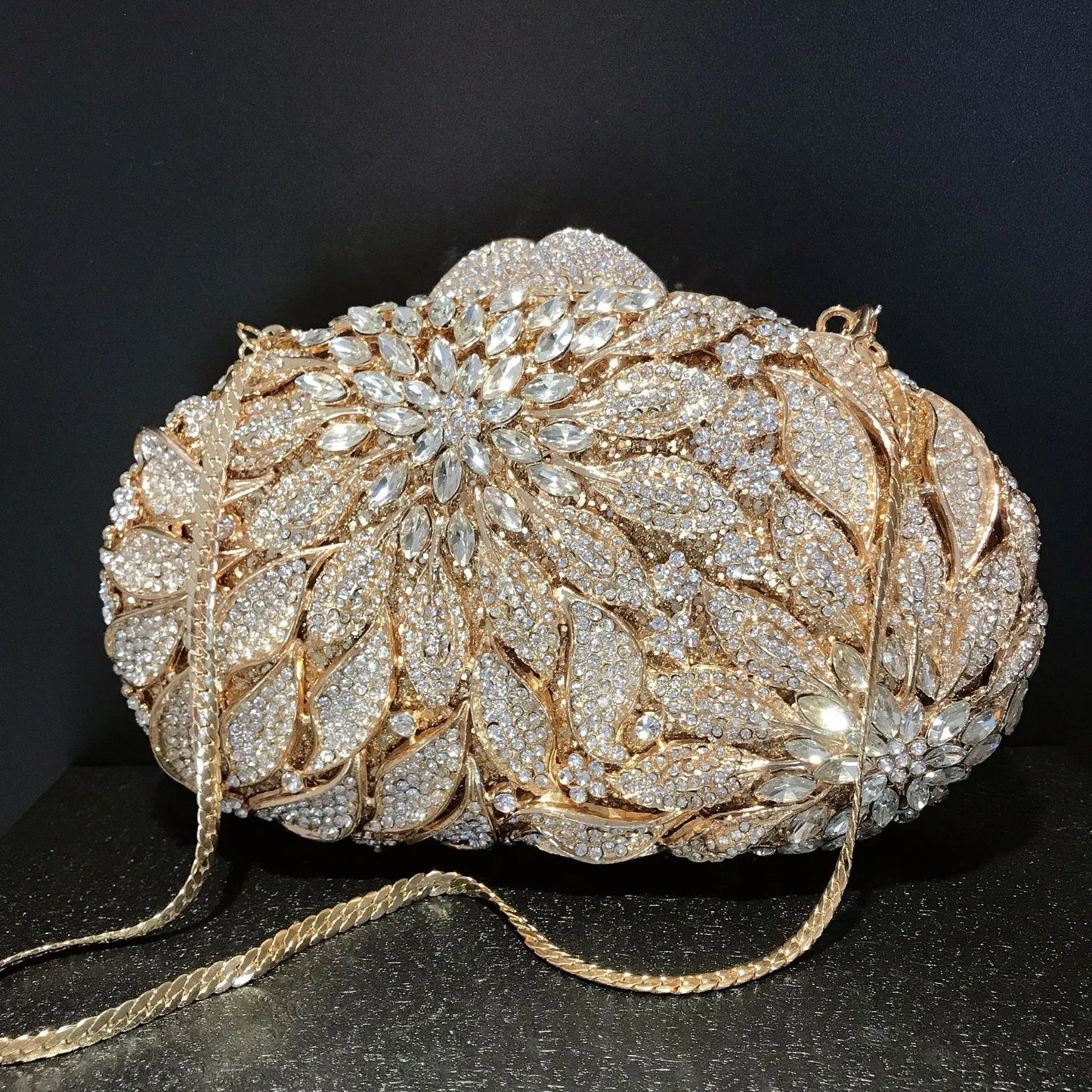 Bolsa Clutch con Hojas Doradas y Cristales