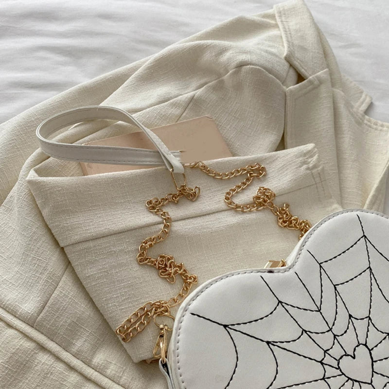 Bolsa Corazón con Cadena
