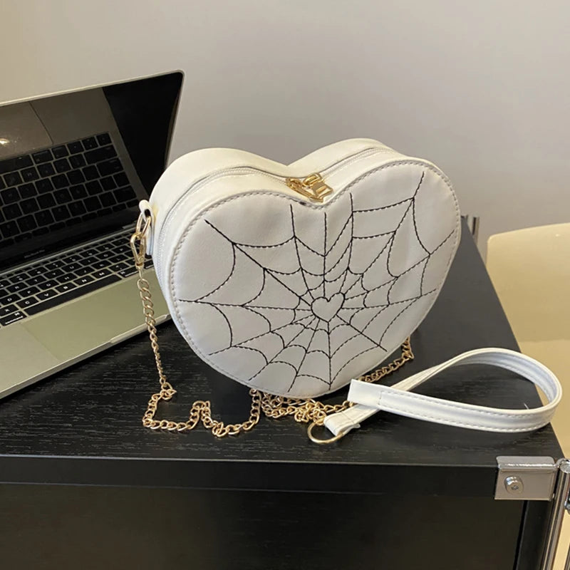 Bolsa Corazón con Cadena