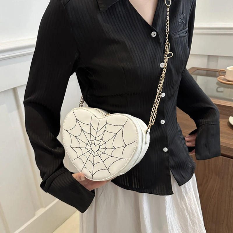Bolsa Corazón con Cadena