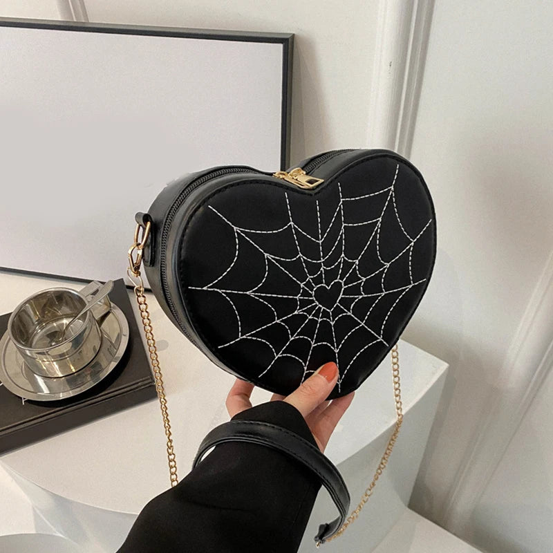 Bolsa Corazón con Cadena