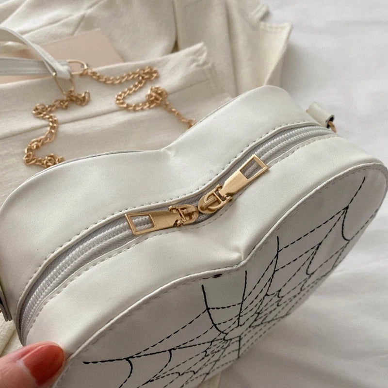 Bolsa Corazón con Cadena