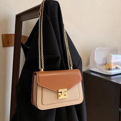 Mini Bolso con Cadena Dorada
