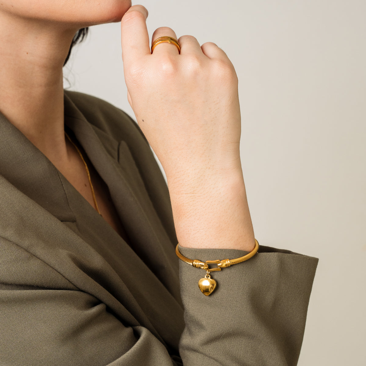 Pulsera con Colgante de Corazón