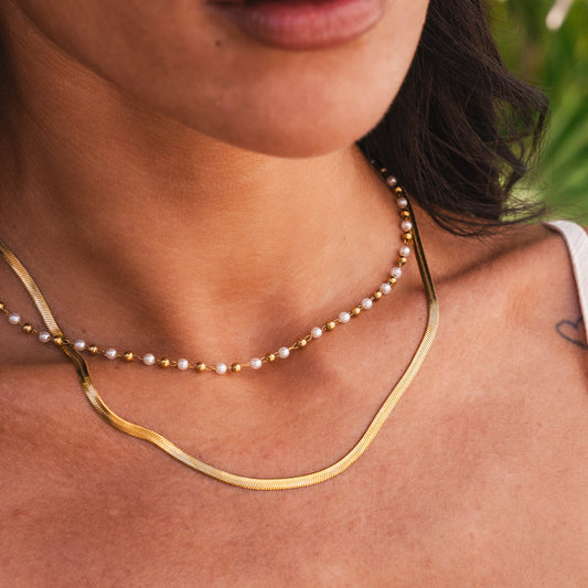 Collar Doble Capa con Cadena Serpiente y Perlas