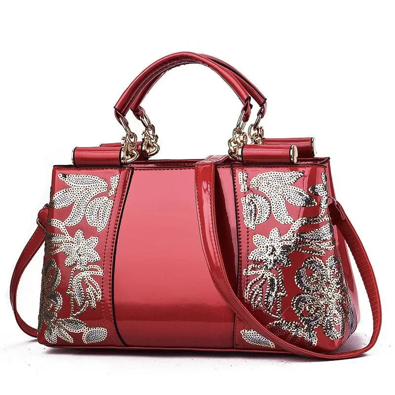 Bolsa de Lujo con Detalles en Lazo y Cadenas