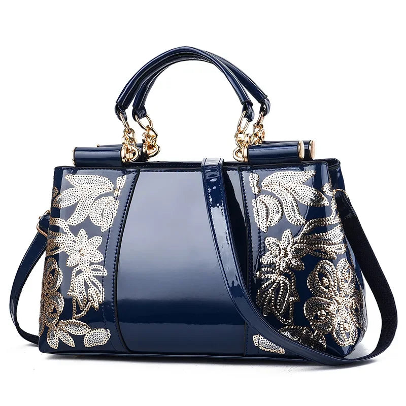 Bolsa de Lujo con Detalles en Lazo y Cadenas