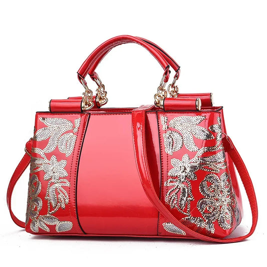 Bolsa de Lujo con Detalles en Lazo y Cadenas